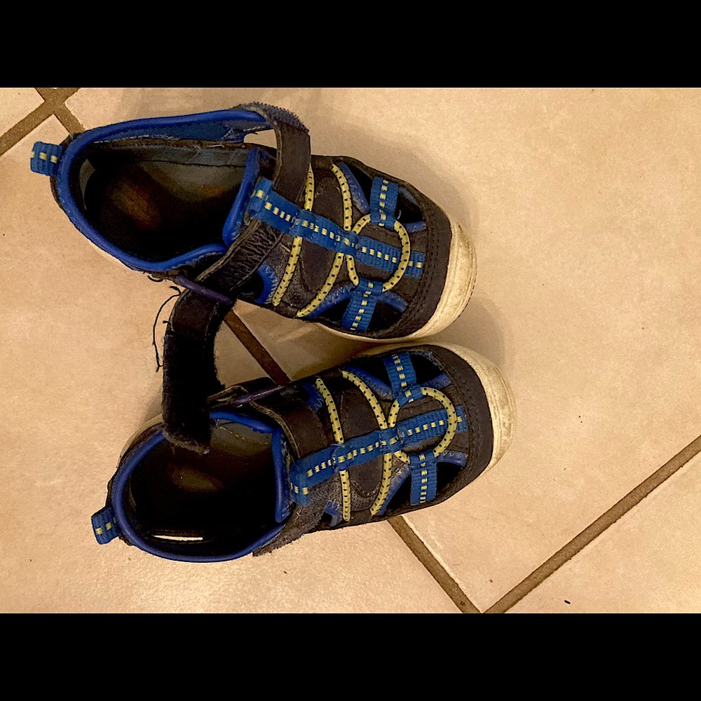 Size 6 toddler sandals